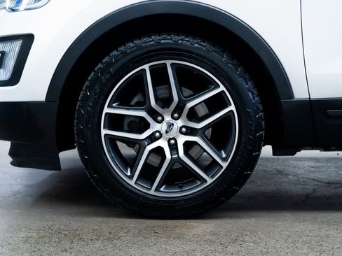 Used 2017 Ford Explorer Sport w/ Equipment Group 401A image 7