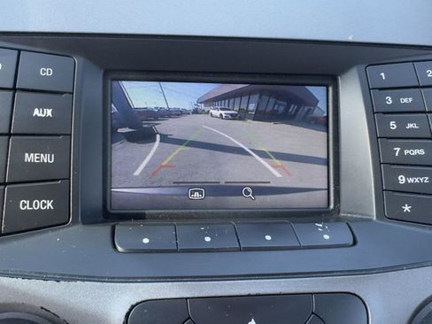 Used 2017 Ford Taurus SEL image 18