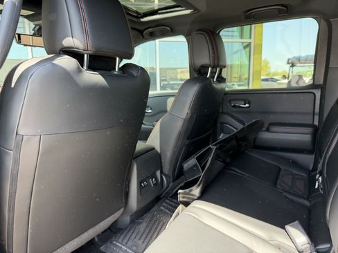 Used 2025 Nissan Frontier PRO-4X w/ Pro Premium Package AWD/4WD image 33