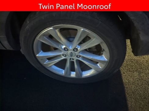 Used 2019 Ford Explorer XLT w/ Equipment Group 202A image 5