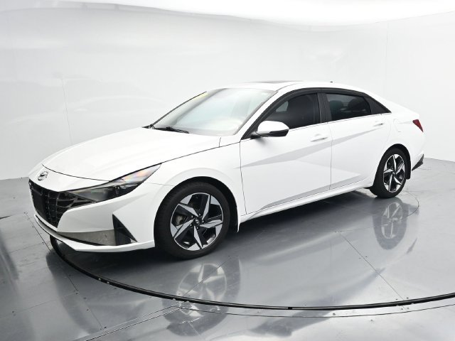 Used 2023 Hyundai Elantra Limited w/ Cargo Package FWD image 4