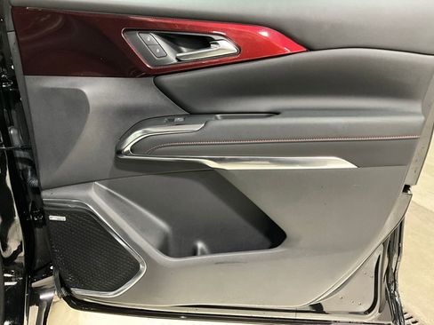 Used 2024 Chevrolet Traverse RS w/ LPO, Floor Liner Package image 24