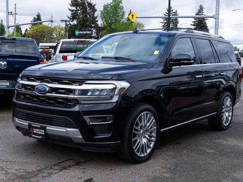 Used 2024 Ford Expedition Limited AWD/4WD image 3