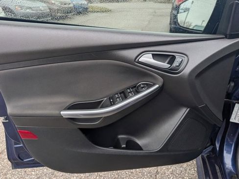 Used 2017 Ford Focus ST image 9