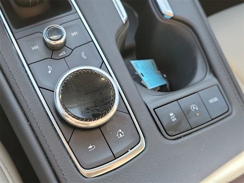 Used 2023 Cadillac XT4 Premium Luxury image 38