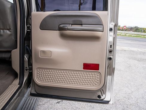 Used 2004 Ford F250 XL image 13