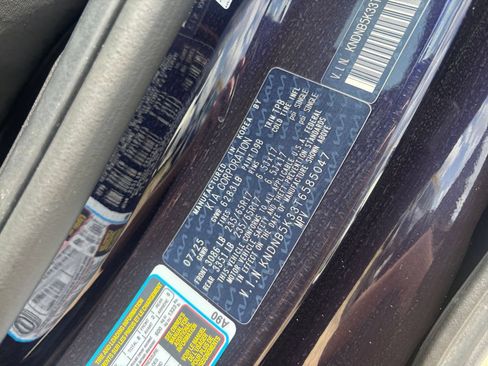 Used 2026 Kia Carnival FWD image 32
