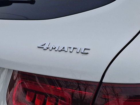 Used 2022 Mercedes-Benz GLC 300 4MATIC image 24