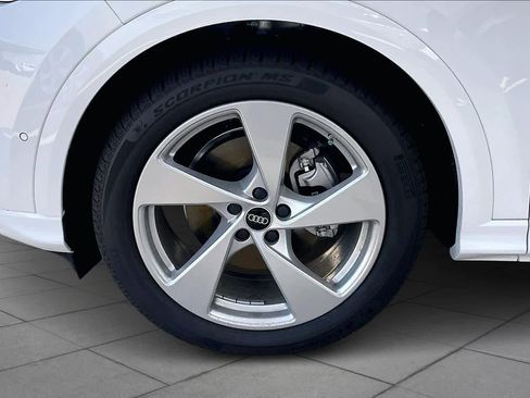 New 2025 Audi Q5 Prestige AWD/4WD image 11