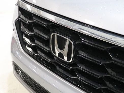 Used 2023 Honda Pilot Touring image 10