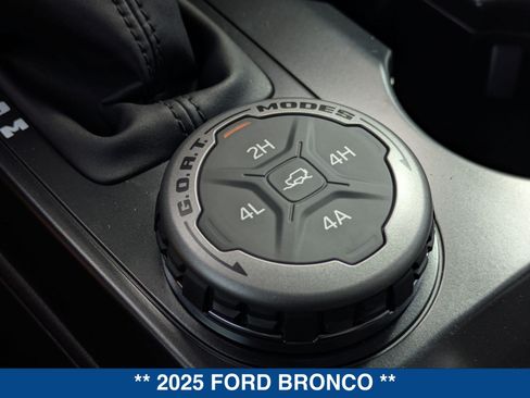 New 2025 Ford Bronco Badlands AWD/4WD image 70