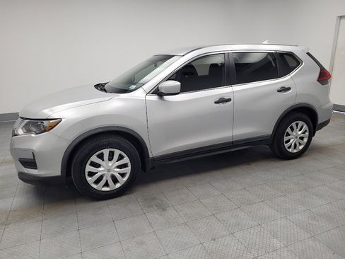 Used 2018 Nissan Rogue S image 2