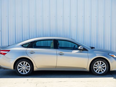 Used 2013 Toyota Avalon XLE image 44