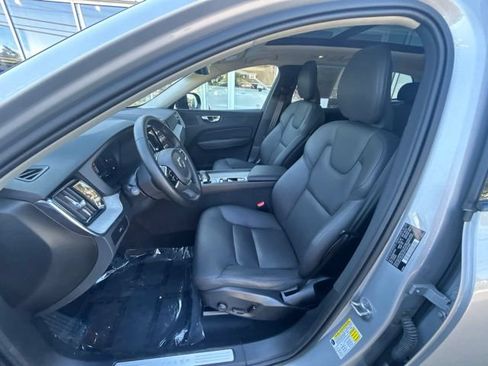 Used 2025 Volvo XC60 B5 Plus AWD/4WD image 21