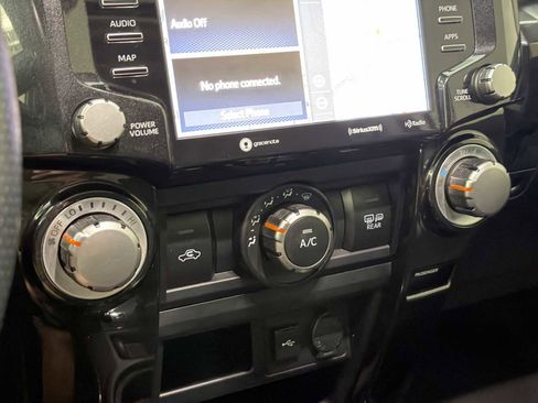 Used 2020 Toyota 4Runner TRD Off-Road Premium w/ Moonroof Package AWD/4WD image 17