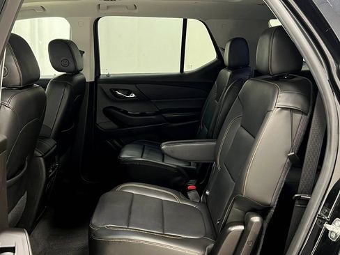 Used 2019 Chevrolet Traverse LT w/ LT Premium Package AWD/4WD image 32