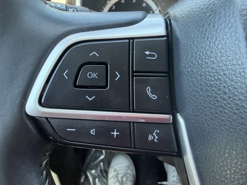 Used 2022 Toyota Highlander XLE FWD image 26