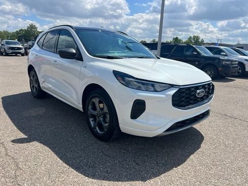 Certified 2024 Ford Escape ST-Line w/ Tech Pack #1 AWD/4WD image 3
