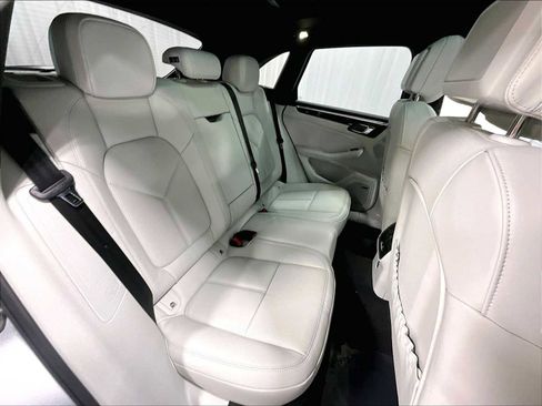 New 2026 Porsche Macan image 30