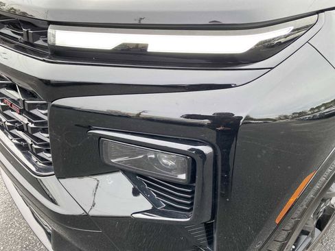 Used 2024 Chevrolet Traverse RS image 15