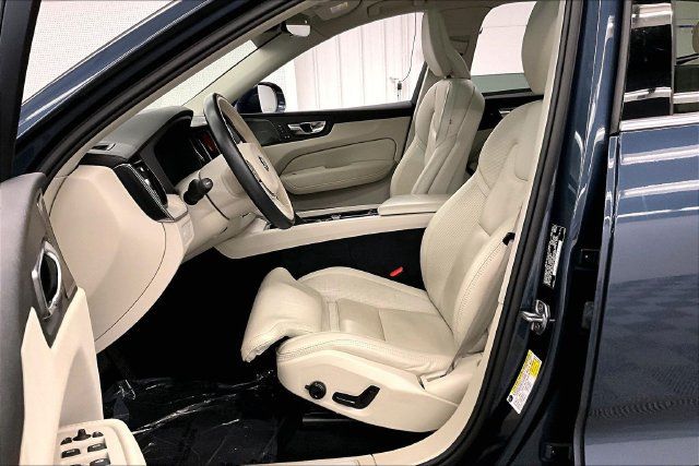 Used 2021 Volvo XC60 T5 Inscription w/ Advanced Package AWD/4WD image 24