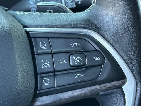 Used 2022 Jeep Grand Cherokee L Limited RWD image 36