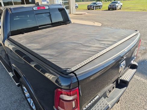 Used 2019 RAM 1500 Laramie AWD/4WD image 11