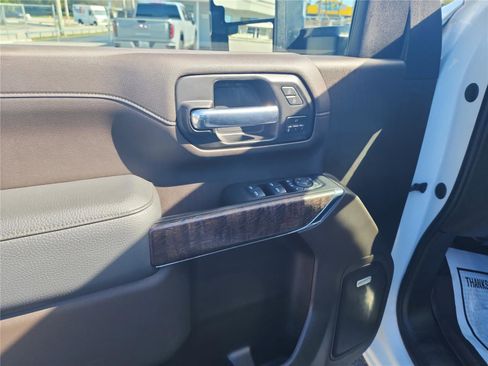 Used 2023 GMC Sierra 2500 Denali w/ Denali Ultimate Package image 17