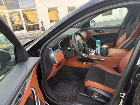 Used 2023 Jaguar F-PACE SVR image 16