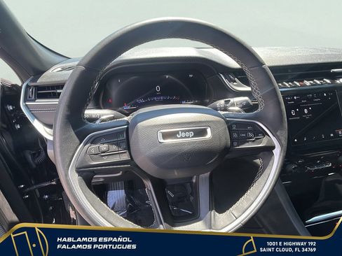 Used 2024 Jeep Grand Cherokee L Altitude AWD/4WD image 15