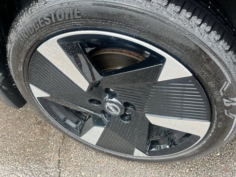 Certified 2026 Nissan Kicks SR FWD image 36