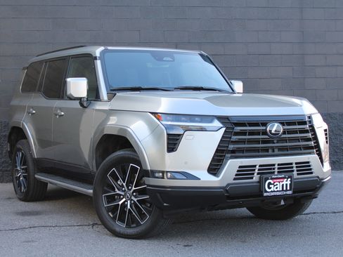 Used 2024 Lexus GX 550 GX 550 Premium+ image 3