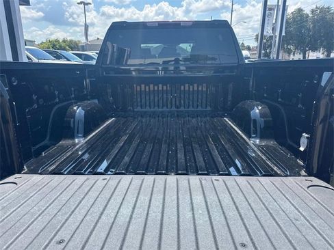 Used 2024 GMC Sierra 1500 Elevation image 10
