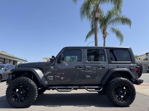 Used 2020 Jeep Wrangler Unlimited Sport S image 2