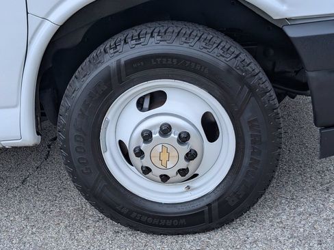 Used 2024 Chevrolet Express 3500 w/ Power Convenience Package RWD image 14