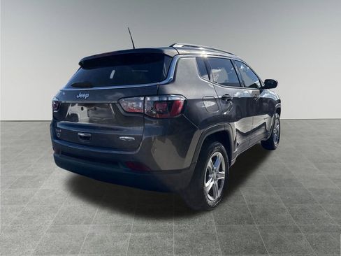 Used 2023 Jeep Compass Latitude image 6