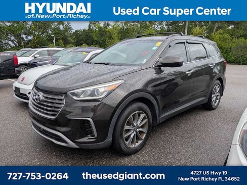 Used 2018 Hyundai Santa Fe SE w/ Cargo Package FWD image 1