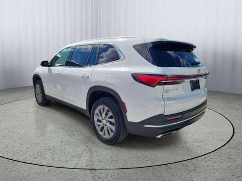 Used 2025 Buick Enclave Preferred AWD/4WD image 6