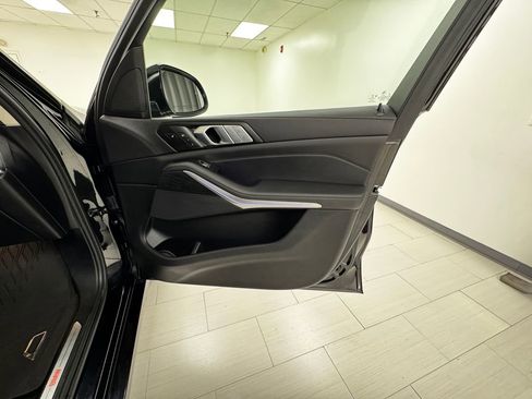Used 2022 BMW X7 xDrive40i w/ Executive Package image 15