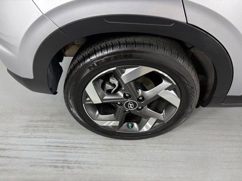 Used 2025 Hyundai Venue SEL FWD image 8