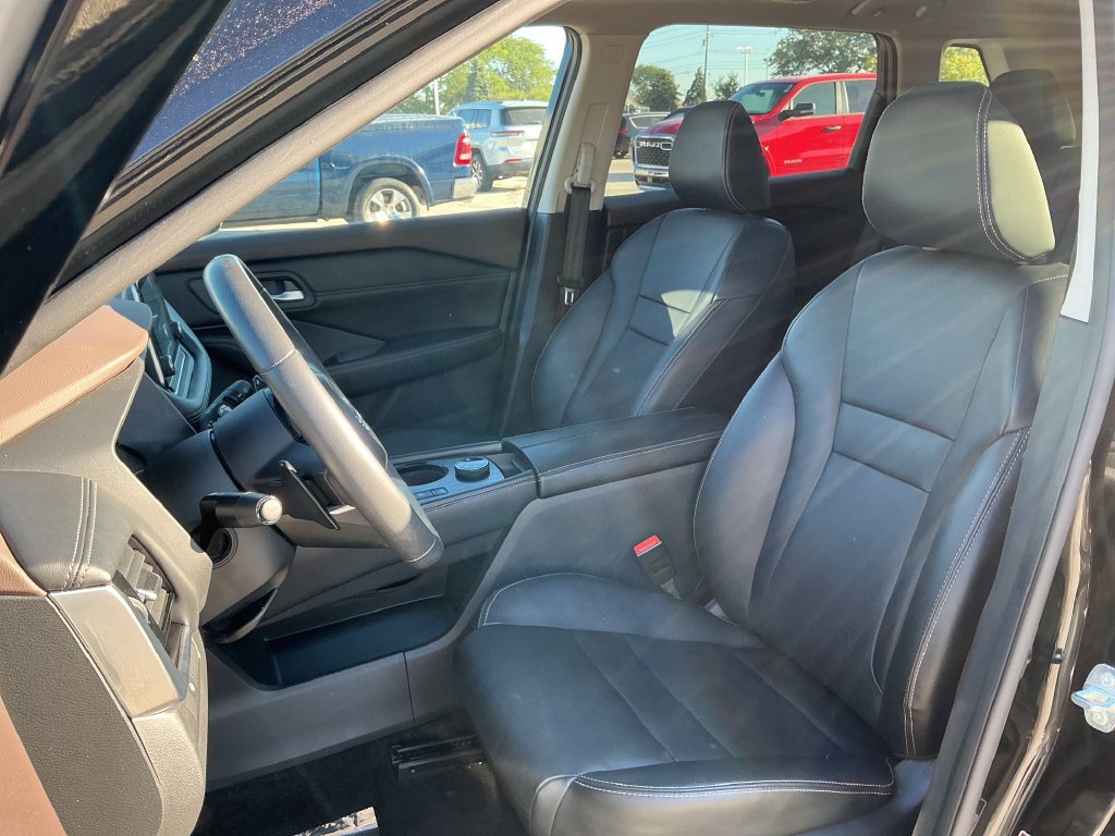 Used 2023 Nissan Rogue SL AWD/4WD image 10