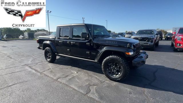 Used 2023 Jeep Gladiator Sport AWD/4WD image 2