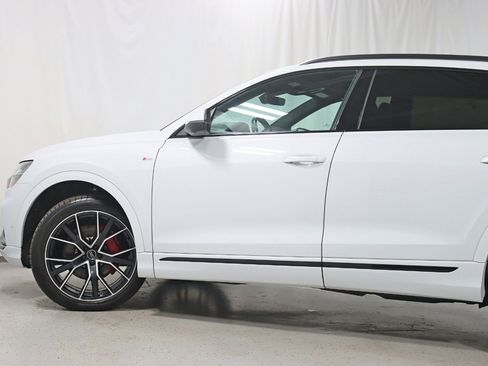 Used 2021 Audi Q8 Premium Plus w/ Premium Plus Package AWD/4WD image 11
