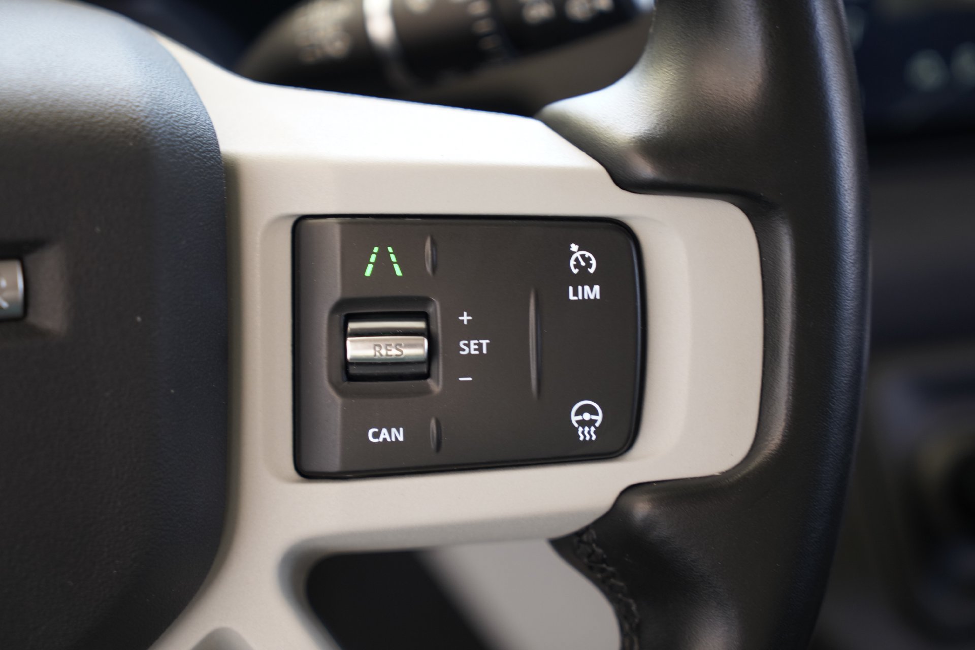 Used 2023 Land Rover Defender 110 SE AWD/4WD image 14