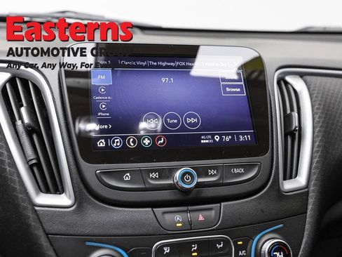 Used 2024 Chevrolet Malibu LT FWD image 19