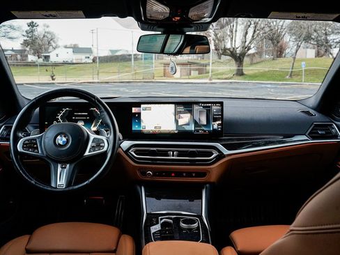 Used 2023 BMW M340i xDrive image 11
