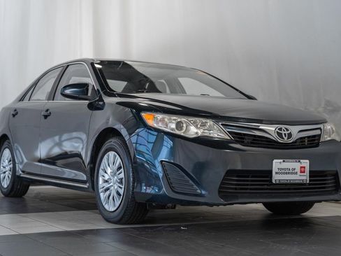 Used 2012 Toyota Camry LE image 1
