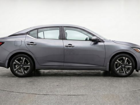 Used 2025 Nissan Sentra SV FWD image 11