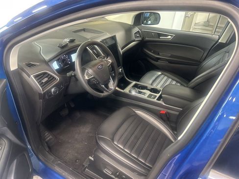 Used 2024 Ford Edge SEL w/ Convenience Package AWD/4WD image 3