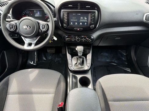 Used 2021 Kia Soul LX FWD image 15